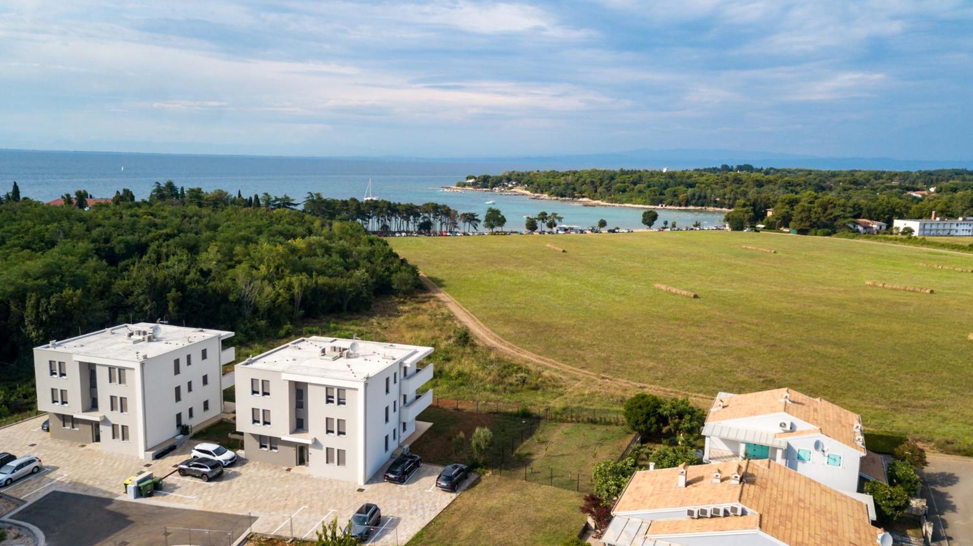 Baden Resort Basanija, Umag-With Sea View, Parking And 300M From The Beach Zewnętrze zdjęcie