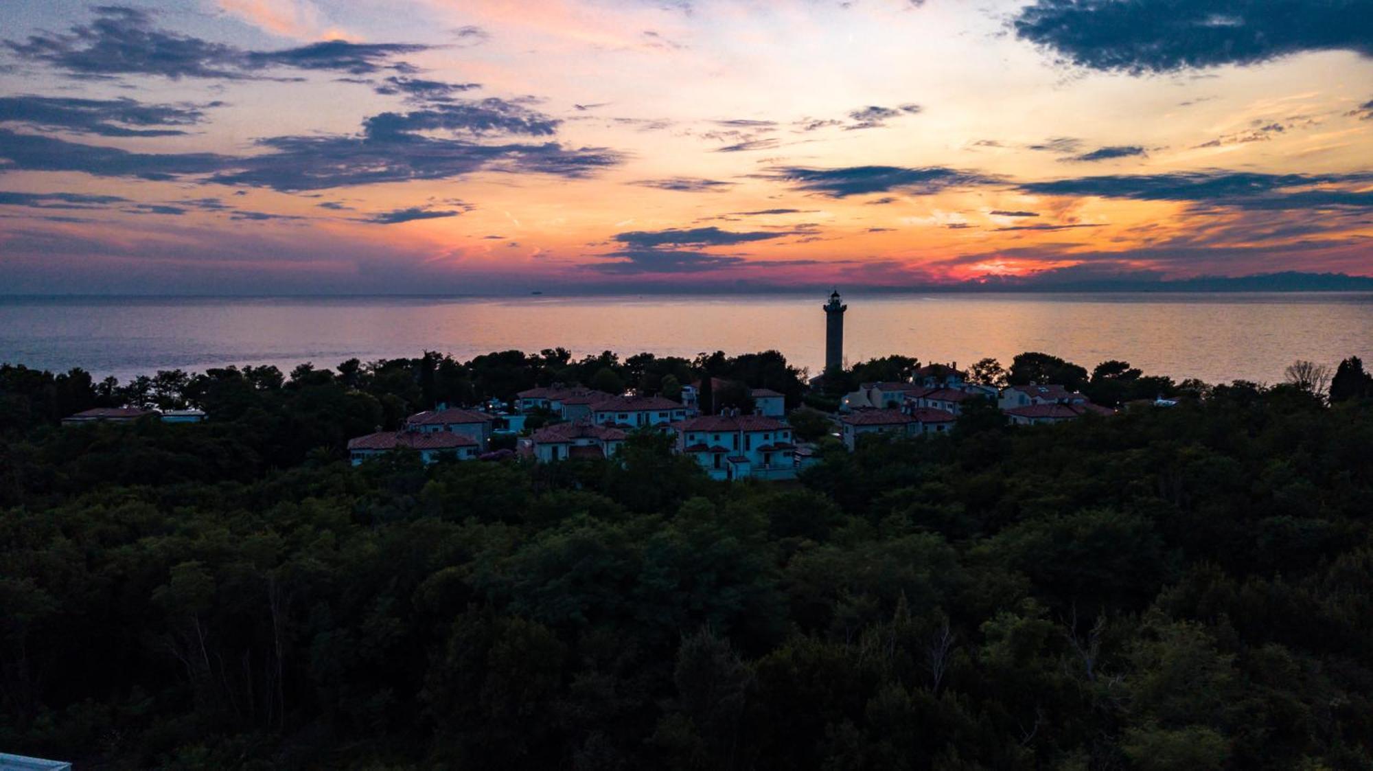 Baden Resort Basanija, Umag-With Sea View, Parking And 300M From The Beach Zewnętrze zdjęcie